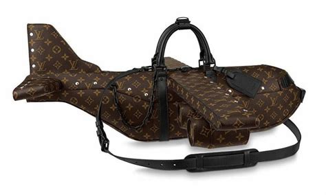 aeroplano borsa louis vuitton aereo prezzo|Louis Vuitton presenta una borsa a forma di aereo che costa più .